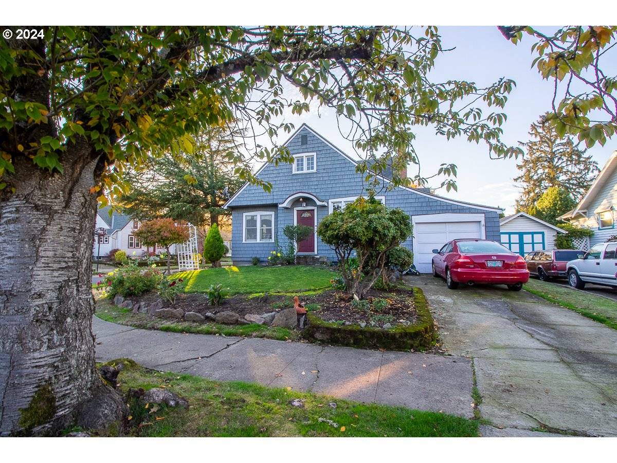 Salem, OR 97301,985 TAMARACK ST NE