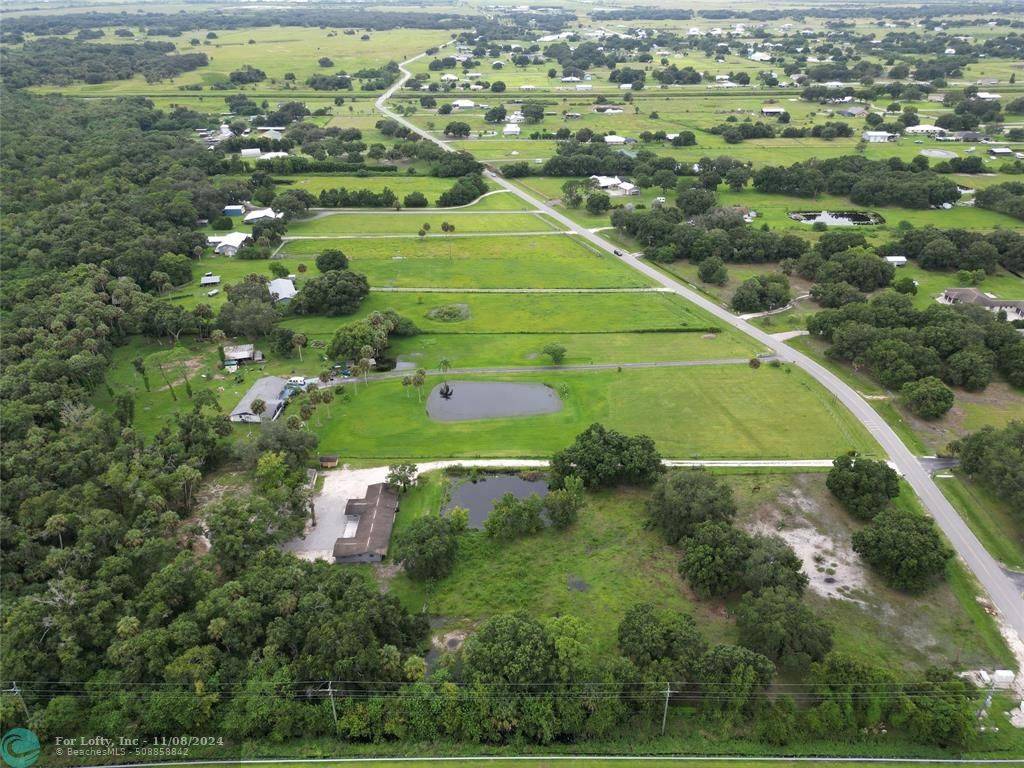 Okeechobee, FL 34974,52 SW 67th Dr