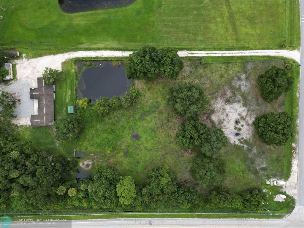 Okeechobee, FL 34974,52 SW 67th Dr