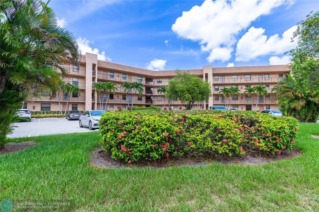 Sunrise, FL 33322,10101 Sunrise Lakes Blvd  #303