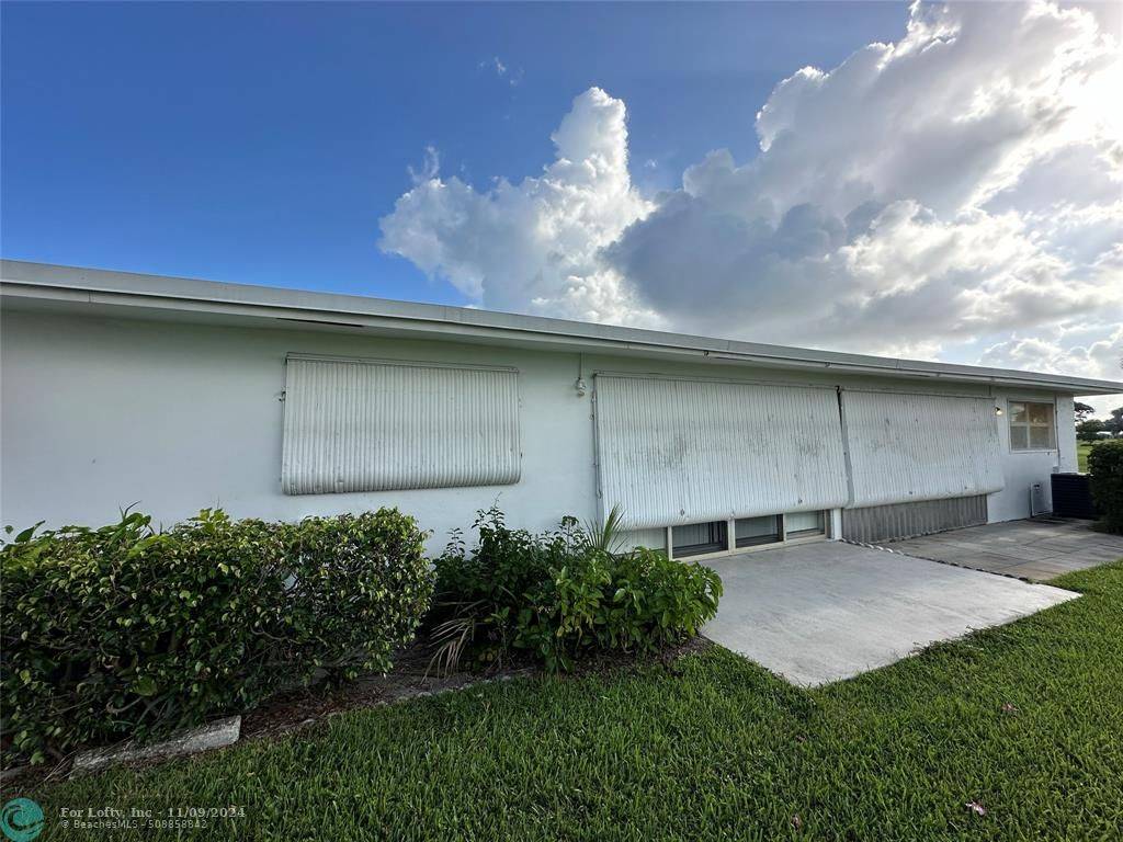 Boynton Beach, FL 33426,100 SW Golfview Ter  #121