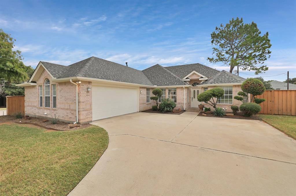 Arlington, TX 76016,4604 Preston Bend Drive