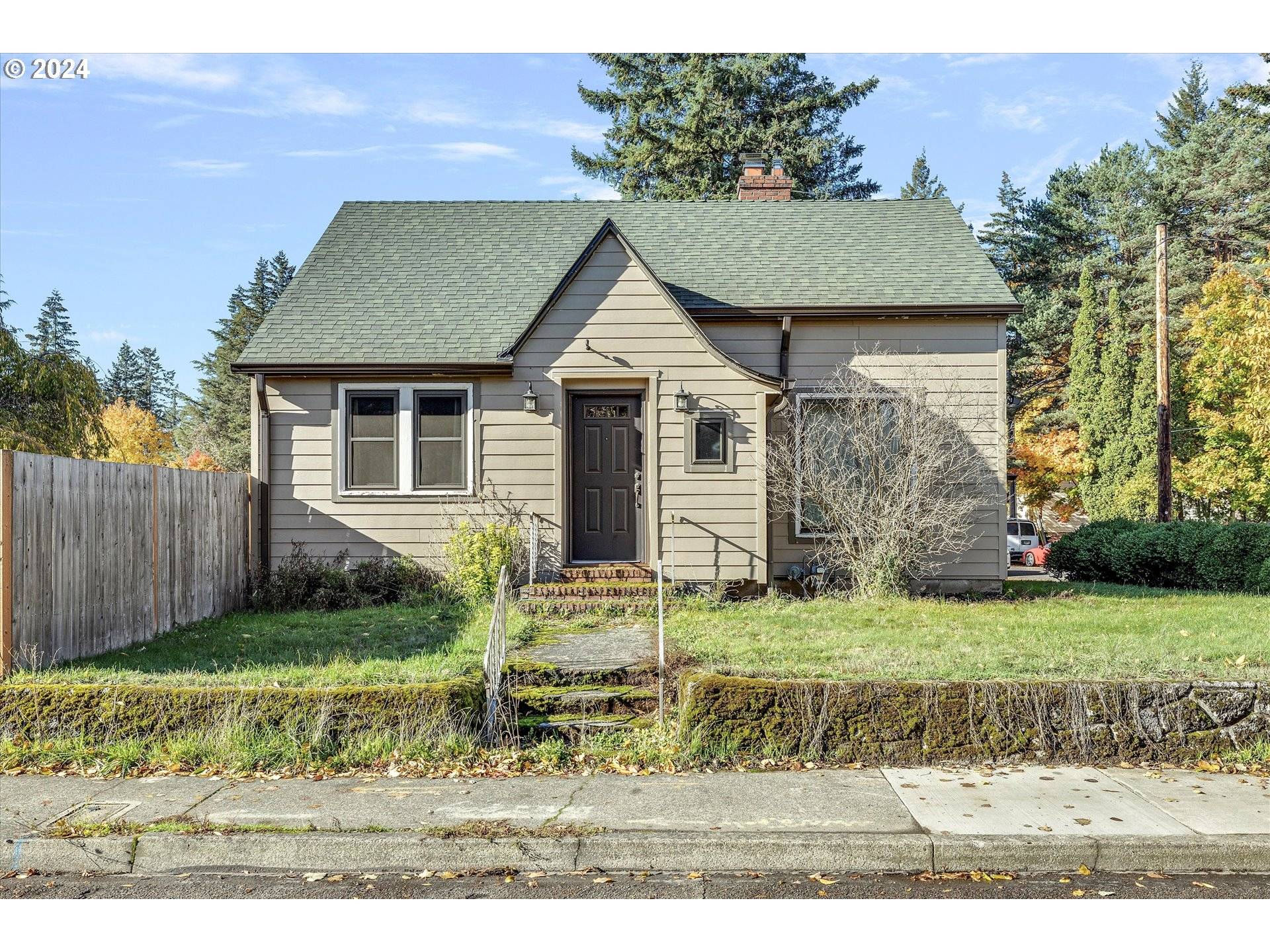 Gresham, OR 97030,425 NE CLEVELAND AVE