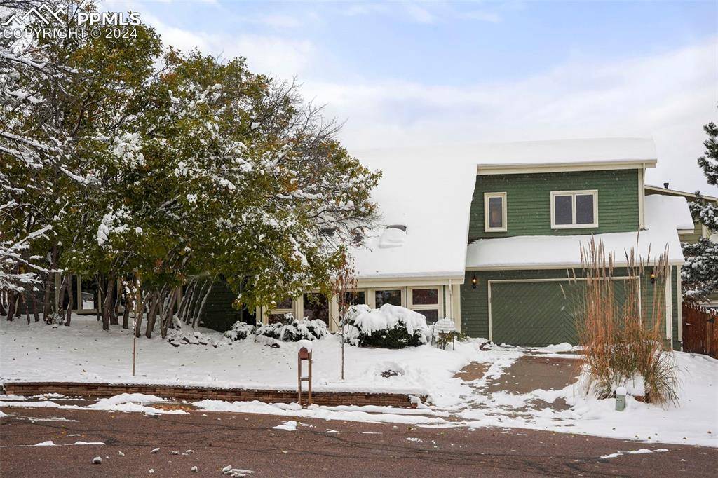 Colorado Springs, CO 80919,940 Oak Bend CT