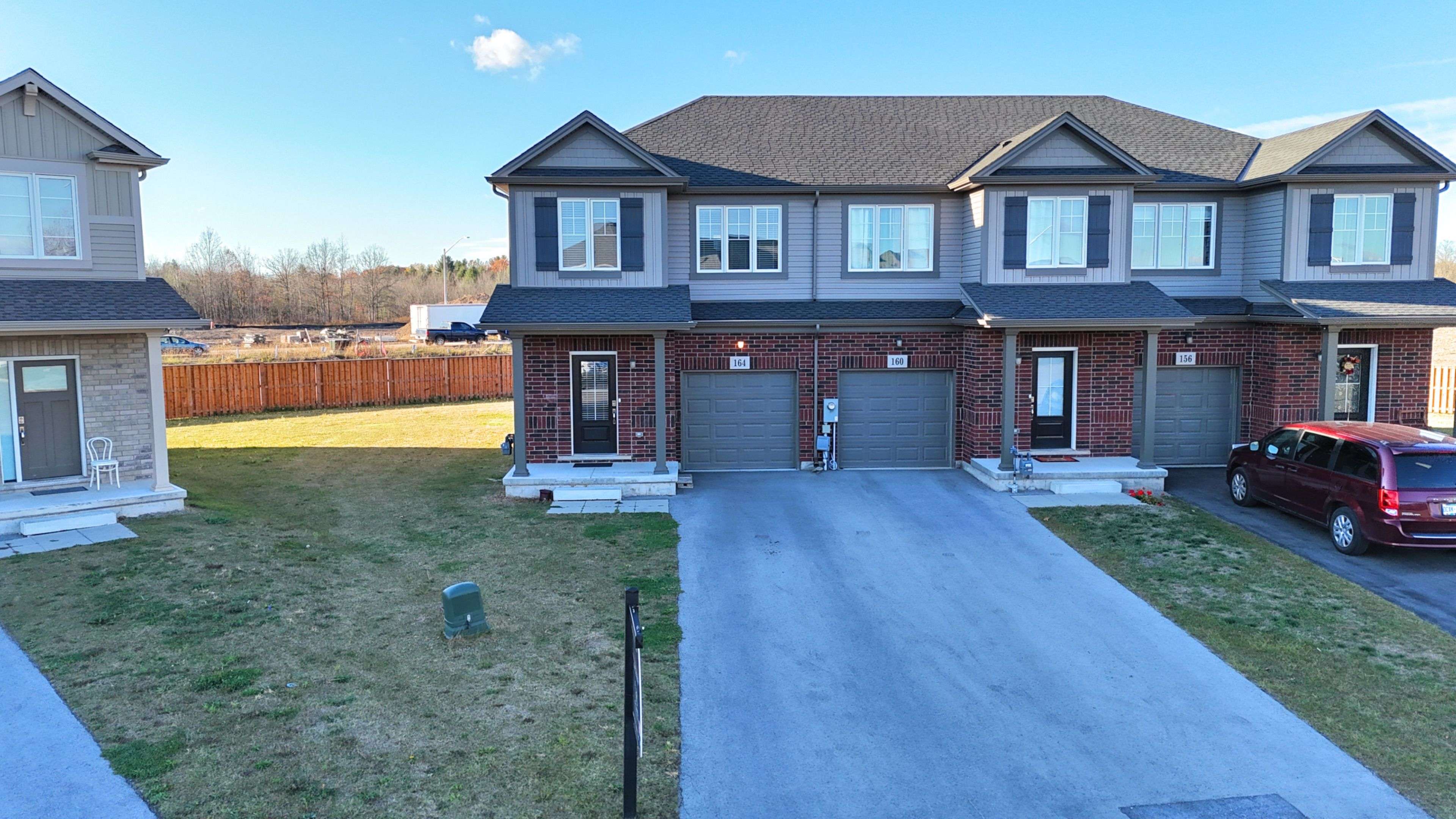 Welland, ON L3B 5N8,164 Sunflower PL