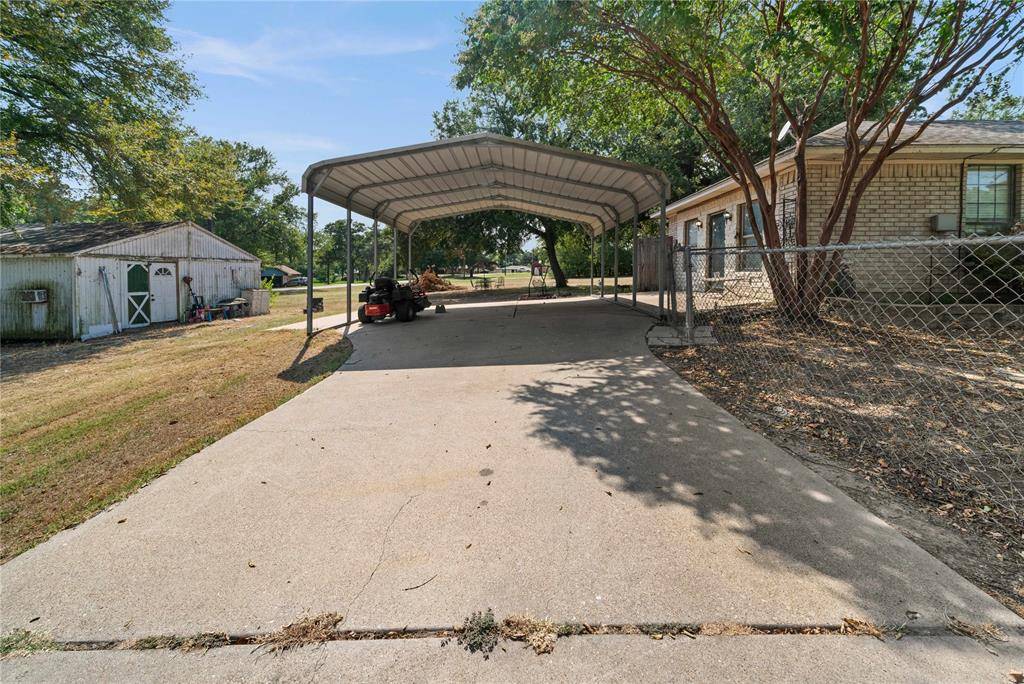 East Tawakoni, TX 75472,200 Oak Lane