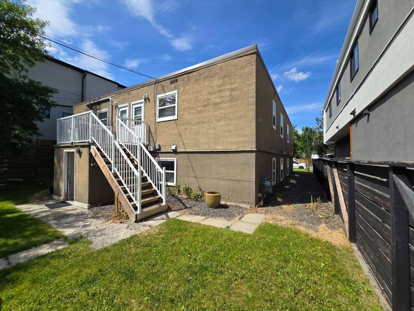 Calgary, AB T2T1J3,1527 28 AVE SW