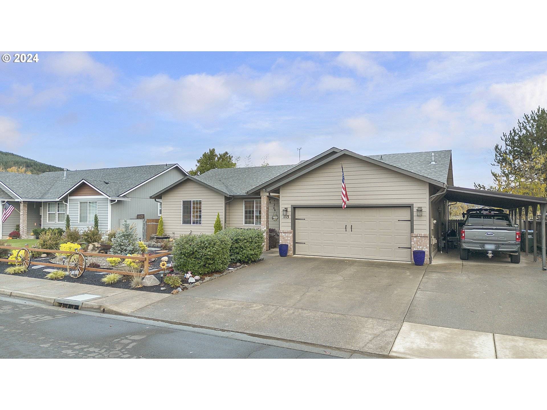 Sutherlin, OR 97479,113 MONTCLAIR DR