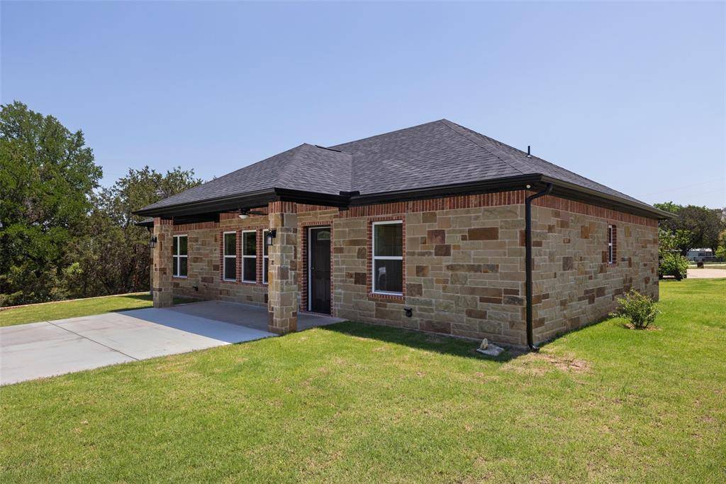 Granbury, TX 76048,801 Comanche Cove Drive