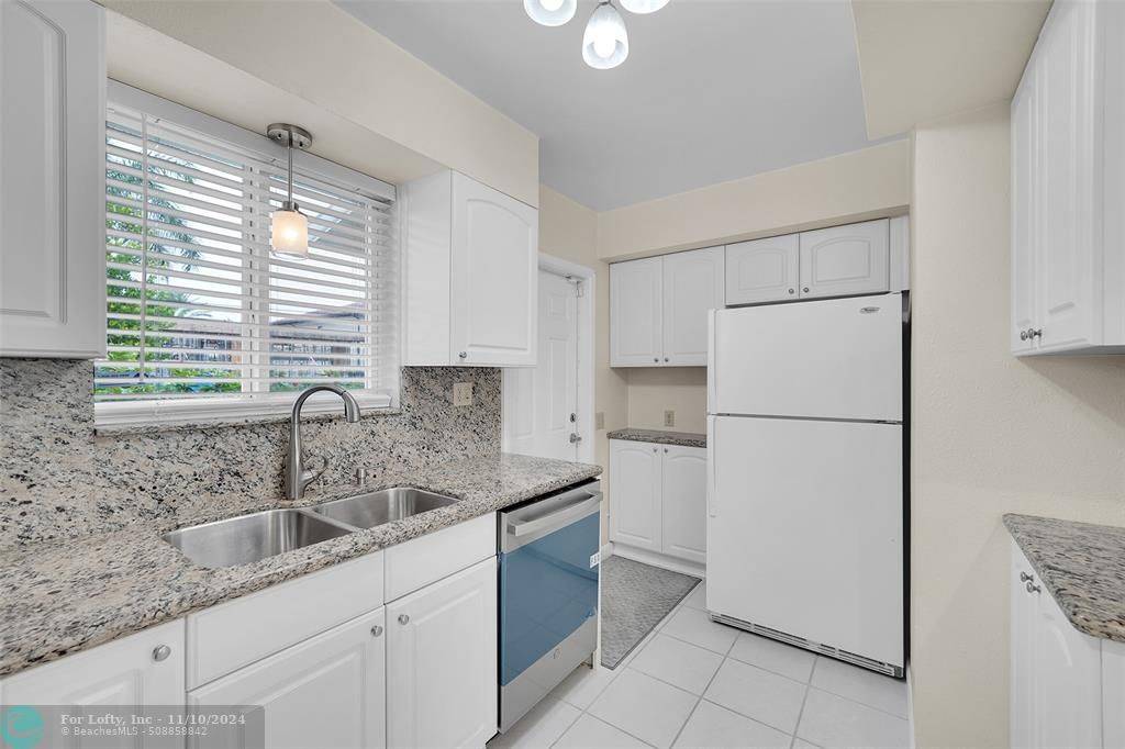 Lauderdale By The Sea, FL 33308,4454 W Tradewinds Ave