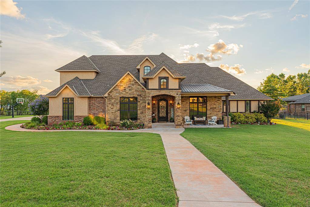 Edmond, OK 73012,21687 Coffee Tree Circle