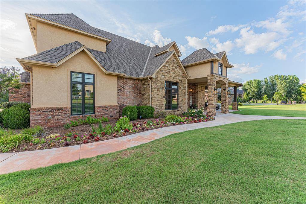 Edmond, OK 73012,21687 Coffee Tree Circle