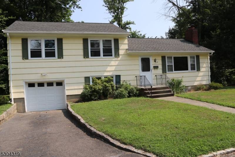 Millburn Twp., NJ 07078,22 Dameo Pl