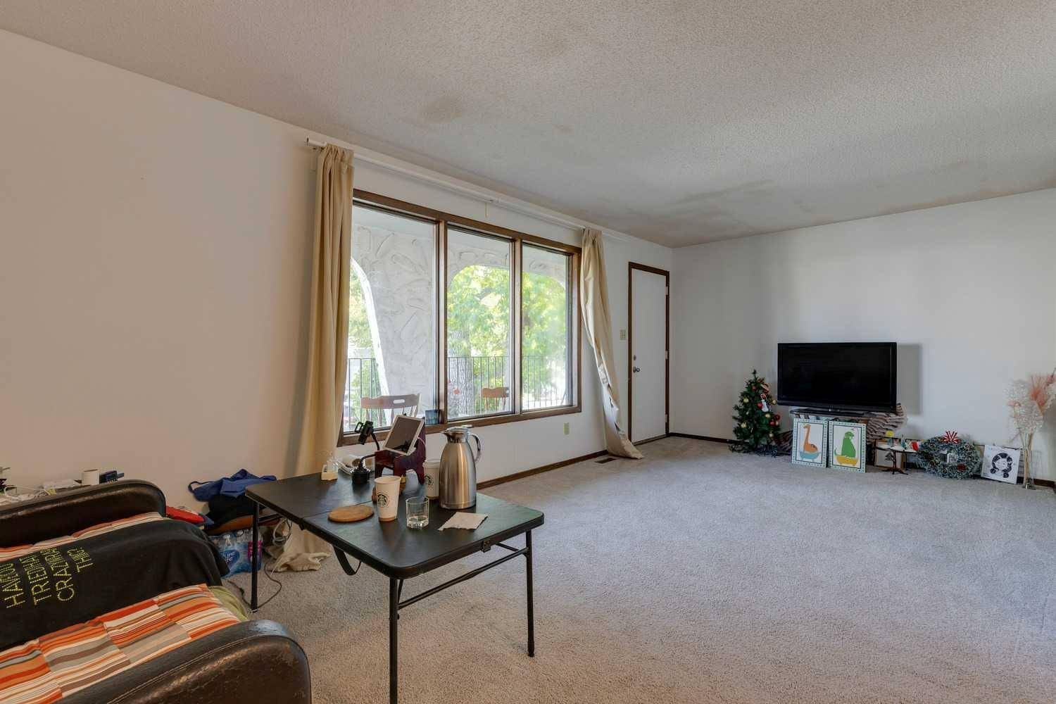 Calgary, AB T2M 3R5,2525 16A ST NW