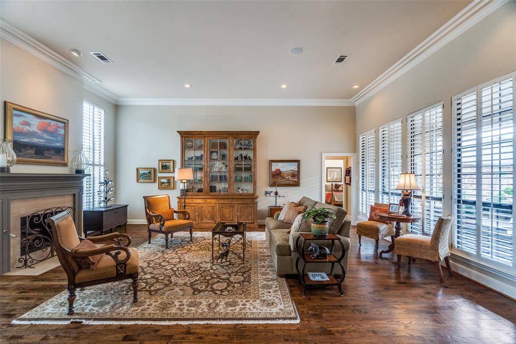 Dallas, TX 75252,5924 Fallsview Lane