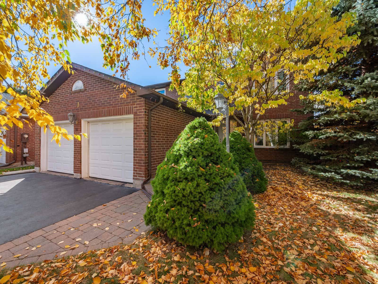 Richmond Hill, ON L4C 7R9,51 Houseman CRES