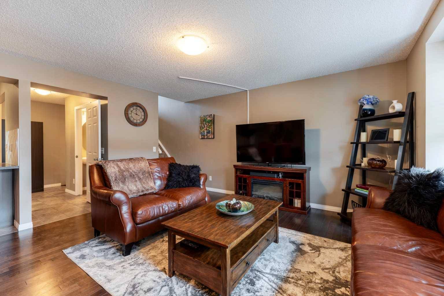 Airdrie, AB T4B 0Y3,3007 Windsong BLVD SW