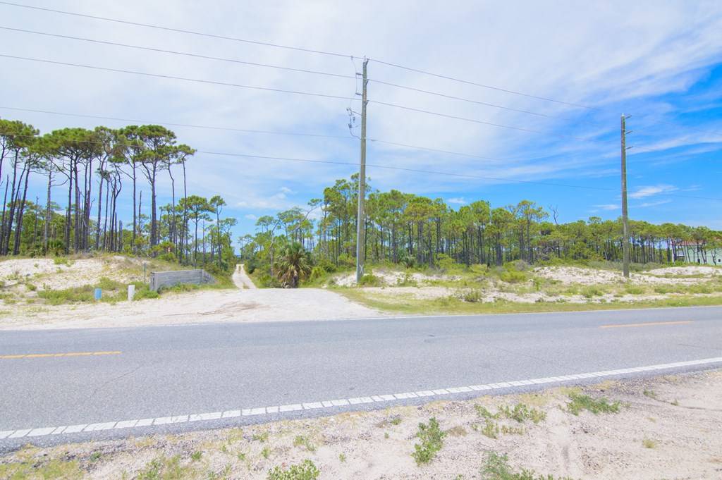 St. George Island, FL 32328,1401 E Gulf Beach Dr