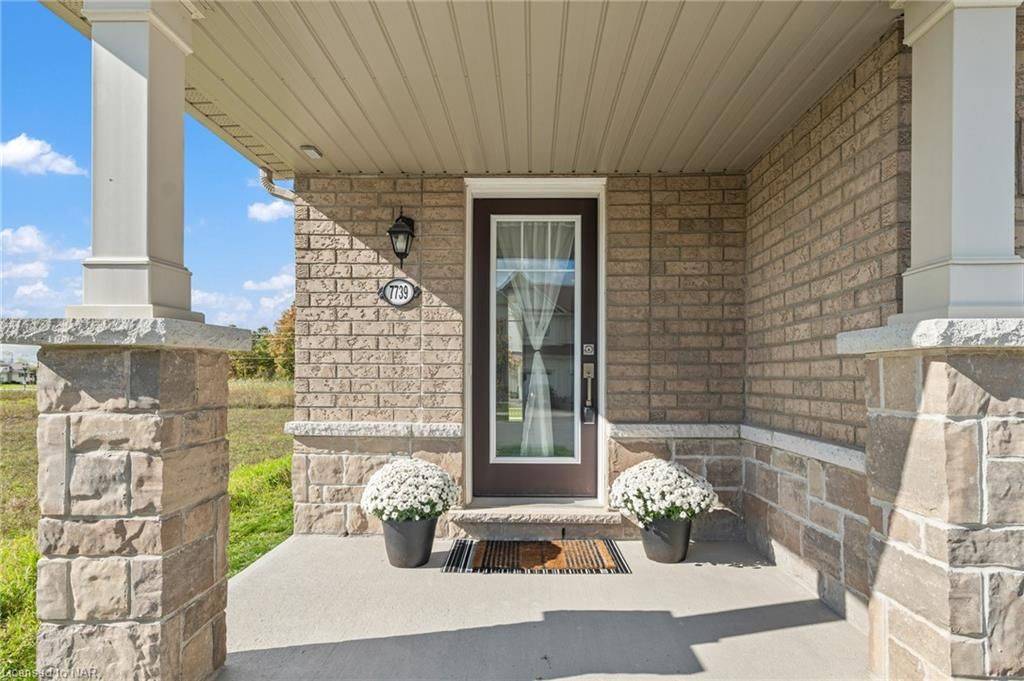 Niagara Falls, ON L2H 2Y6,7739 DOCKWEED DR