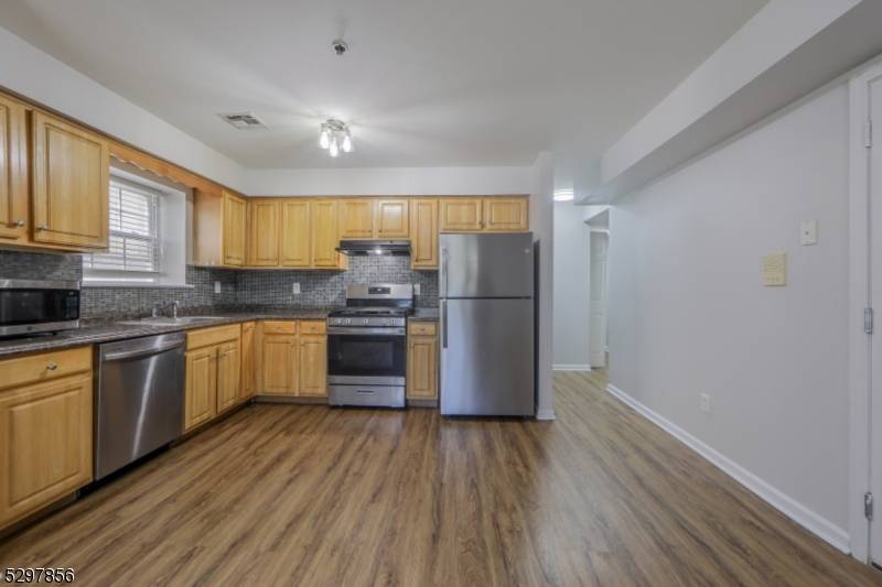 Newark City, NJ 07108,61-63 Hedden Ter, Apt 1 #1