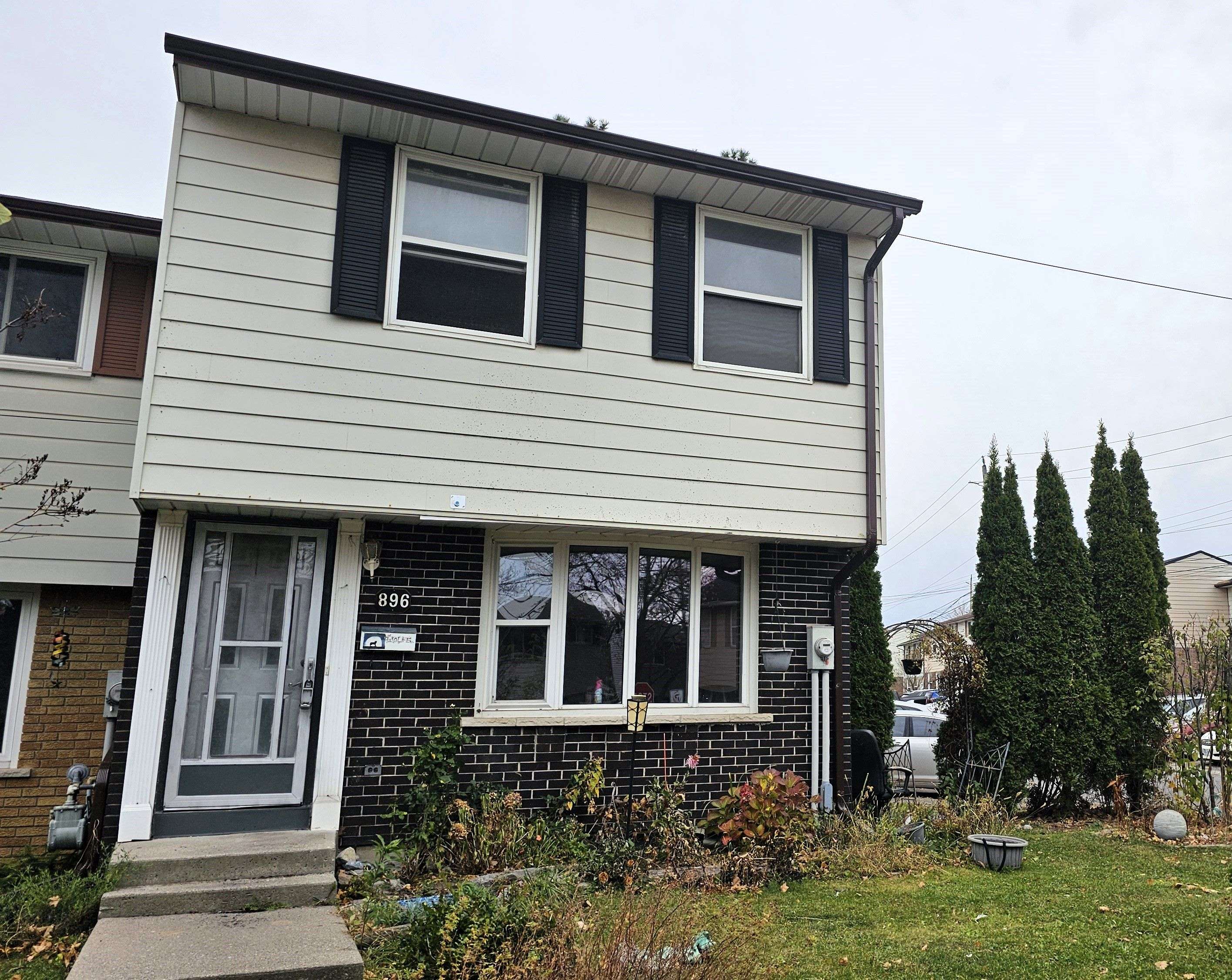 Kingston, ON K7M 6V6,896 Oakview AVE W #117