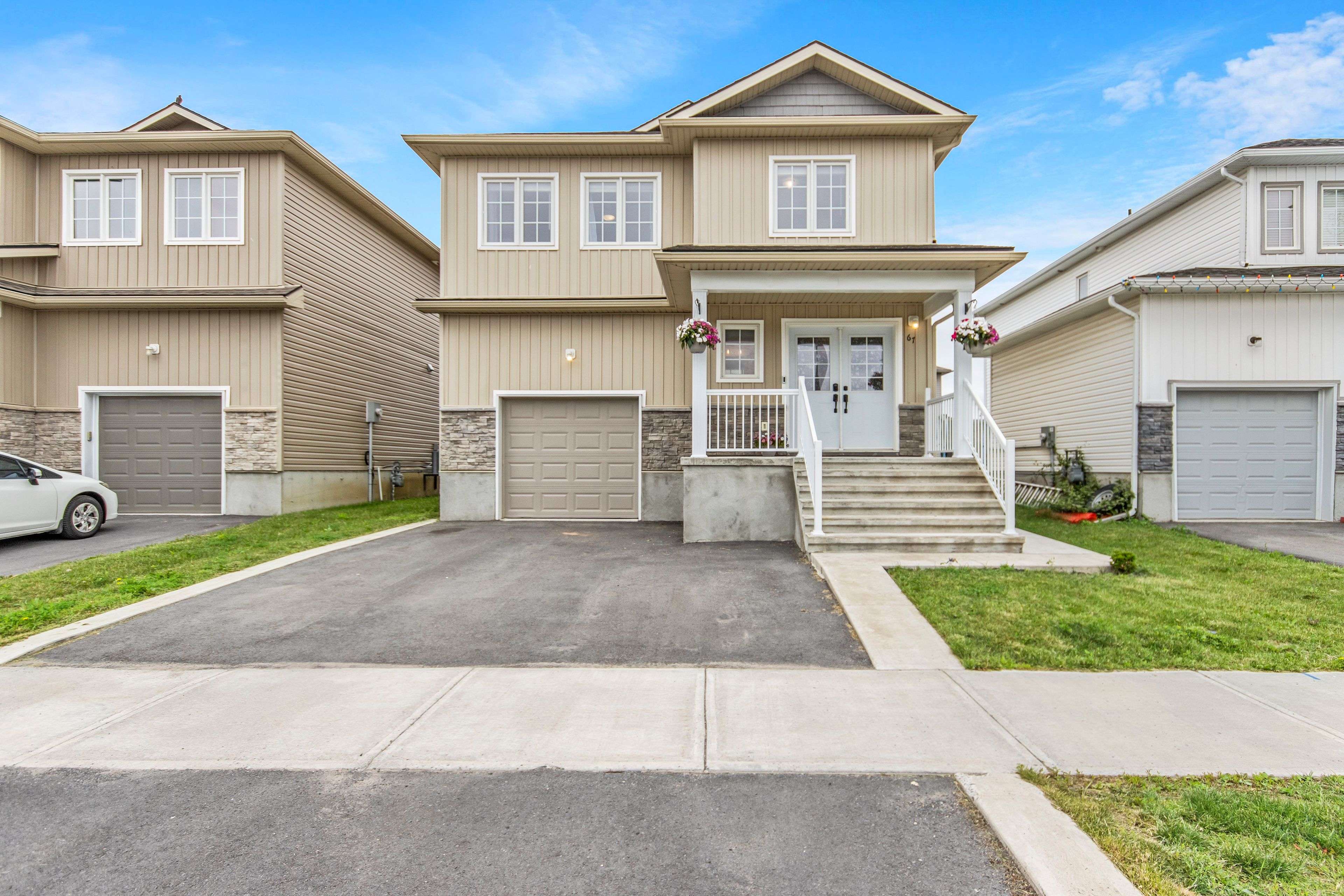 Loyalist, ON K0H 2H0,67 BRENNAN CRES