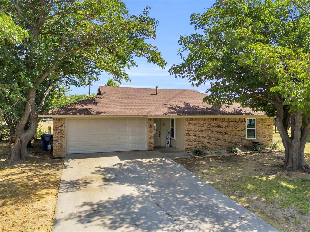 Sanger, TX 76266,207 David Drive