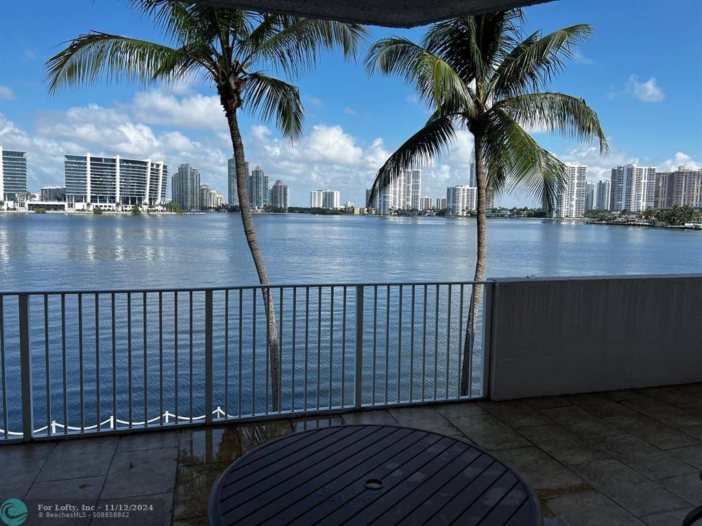 Sunny Isles Beach, FL 33160,18260 N Bay Rd  #304