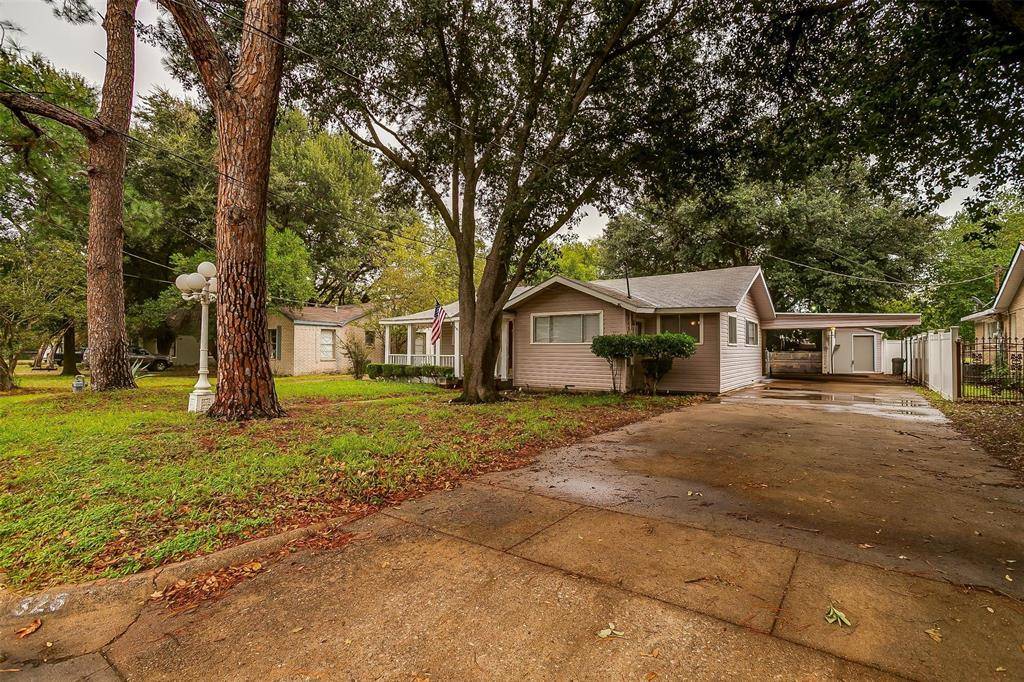 River Oaks, TX 76114,328 Frontier Street