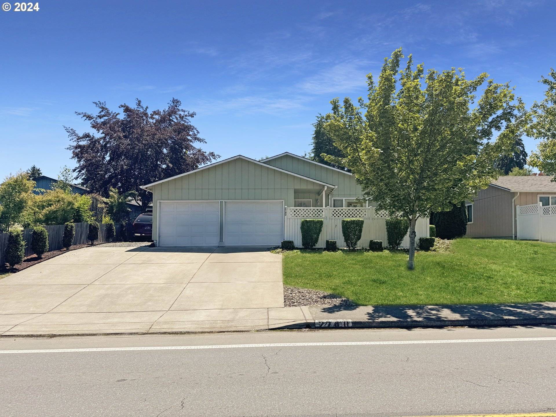 Eugene, OR 97402,2740 W 18TH AVE