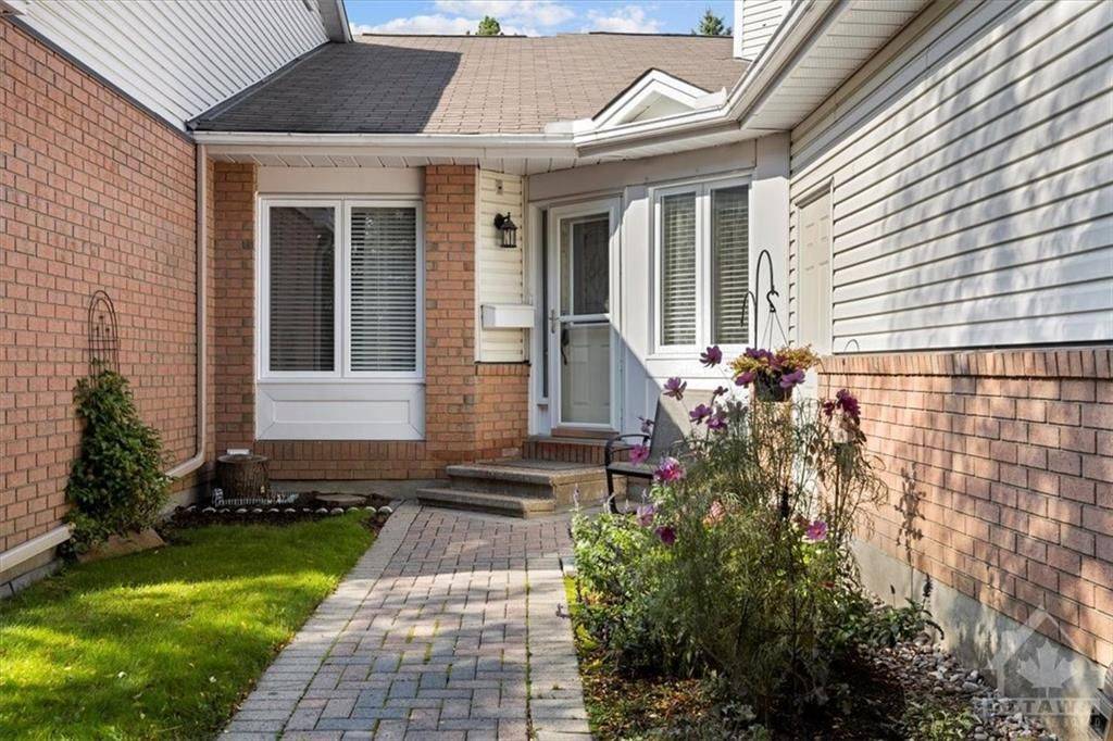 Stittsville - Munster - Richmond, ON K2S 1L3,7 RIVER OAKS CT