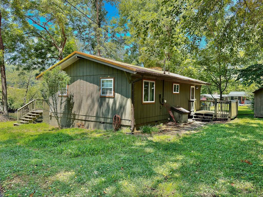 Murphy, NC 28906,159 Hiawassee River Road