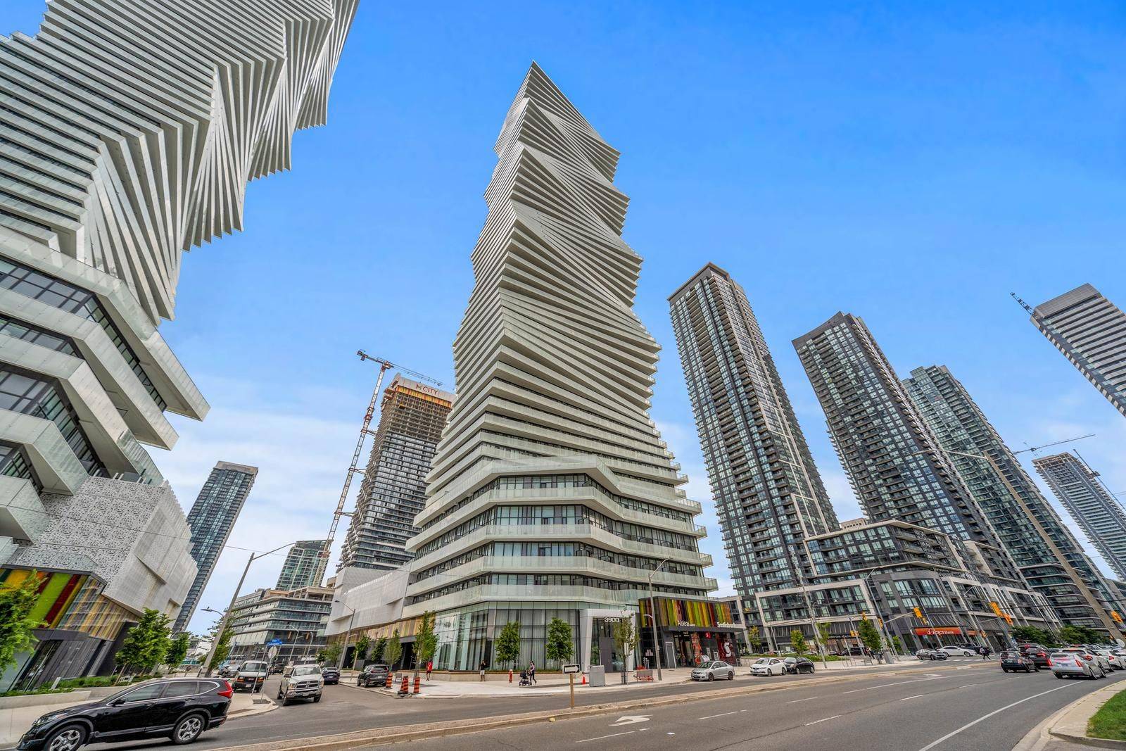 Mississauga, ON L5B 0M3,3900 Confederation Pkwy #512