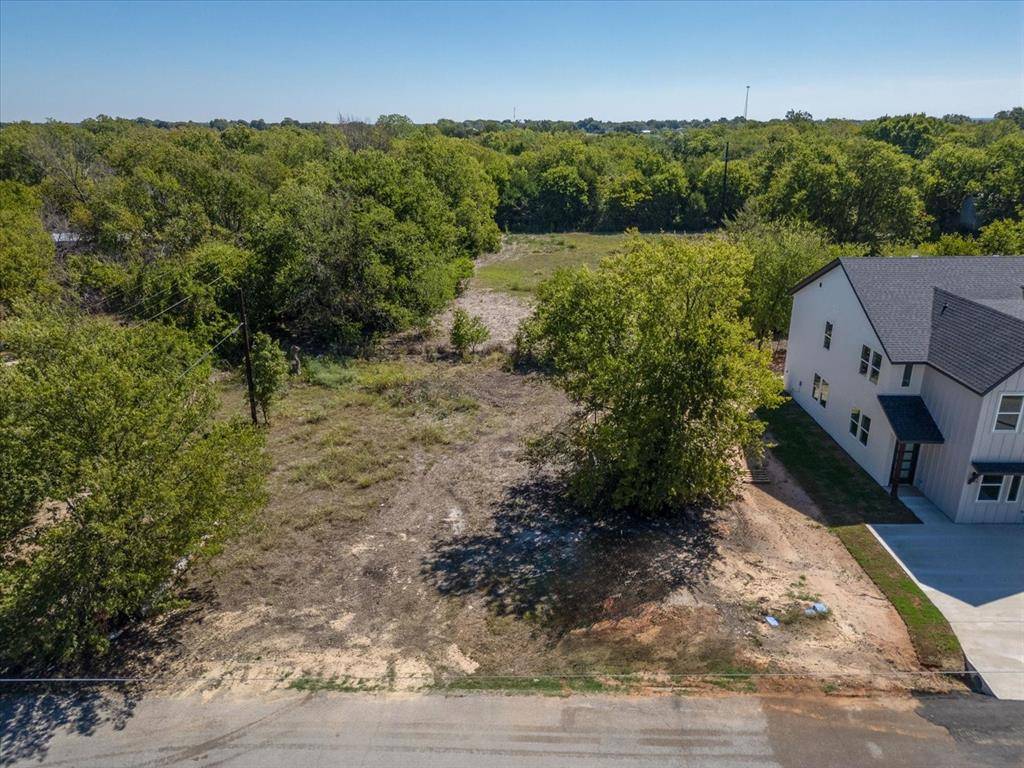 Leonard, TX 75452,307 S Poplar Street