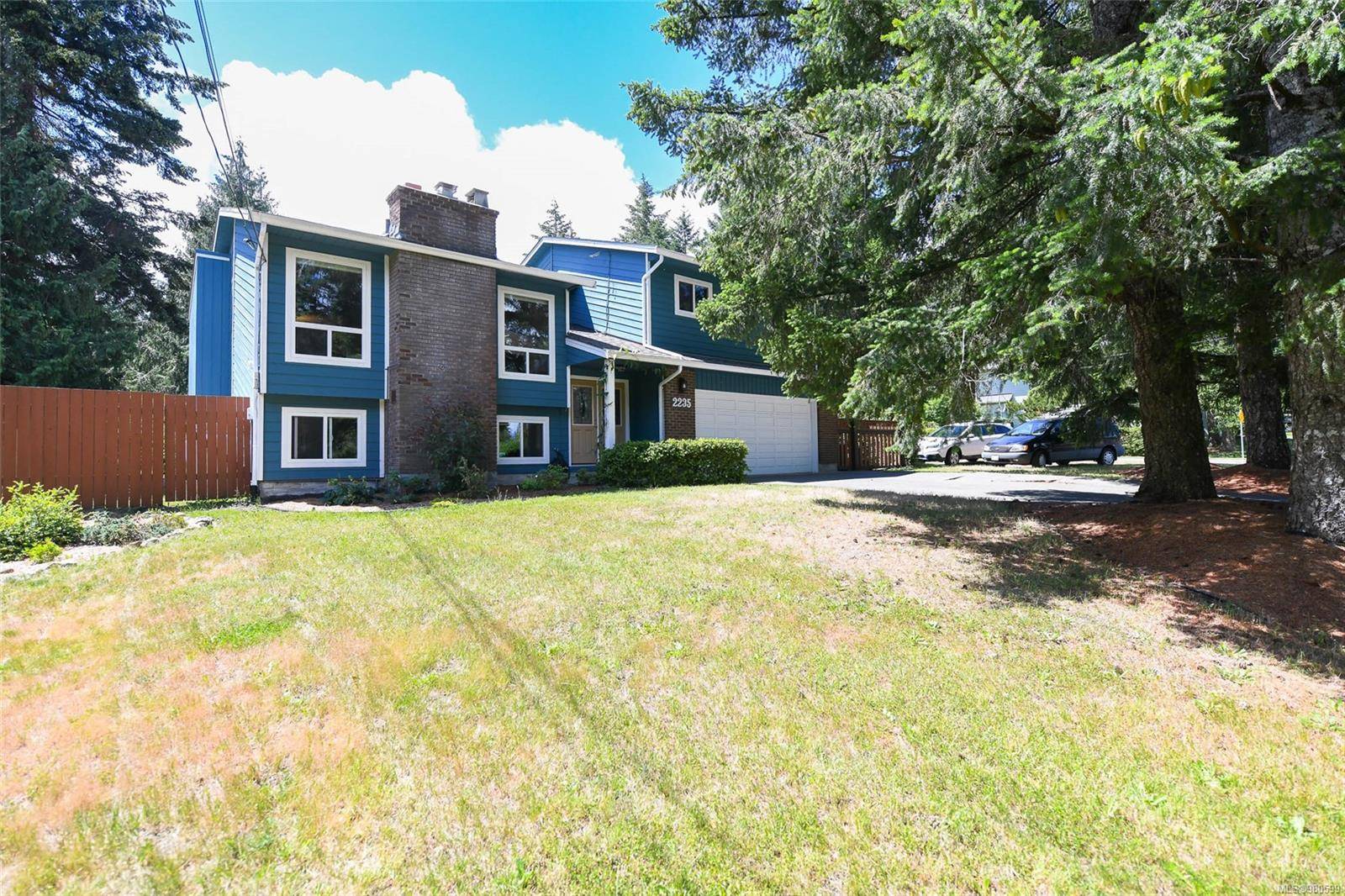 Comox, BC V9M 3Y9,2235 Idiens Way