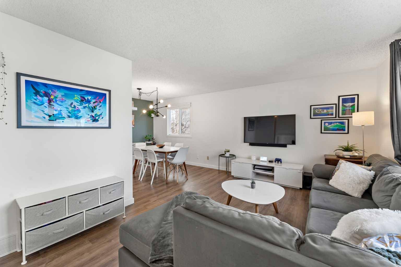 Calgary, AB T3E 1J2,4735 46 AVE SW