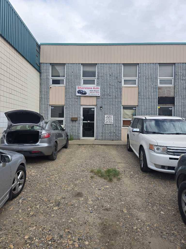 Calgary, AB T2E 4E5,4616 6A ST NE #5