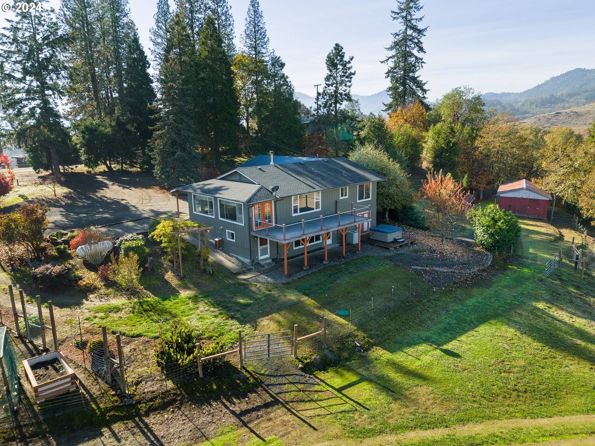 Winston, OR 97496,411 NW WOODLAND DR