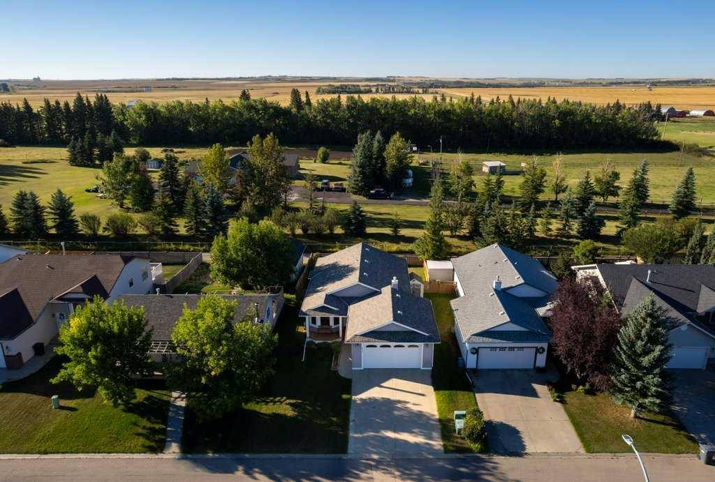 Carstairs, AB T0M0N0,311 Carriage Lane DR