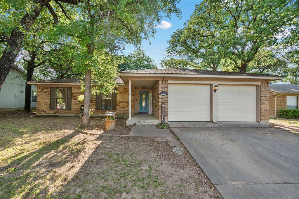 Azle, TX 76020,737 Timberoaks Drive