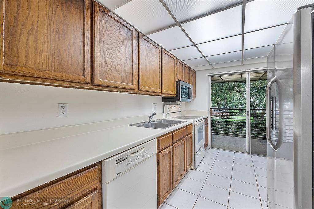 Coral Springs, FL 33065,2810 Riverside Dr  #204B