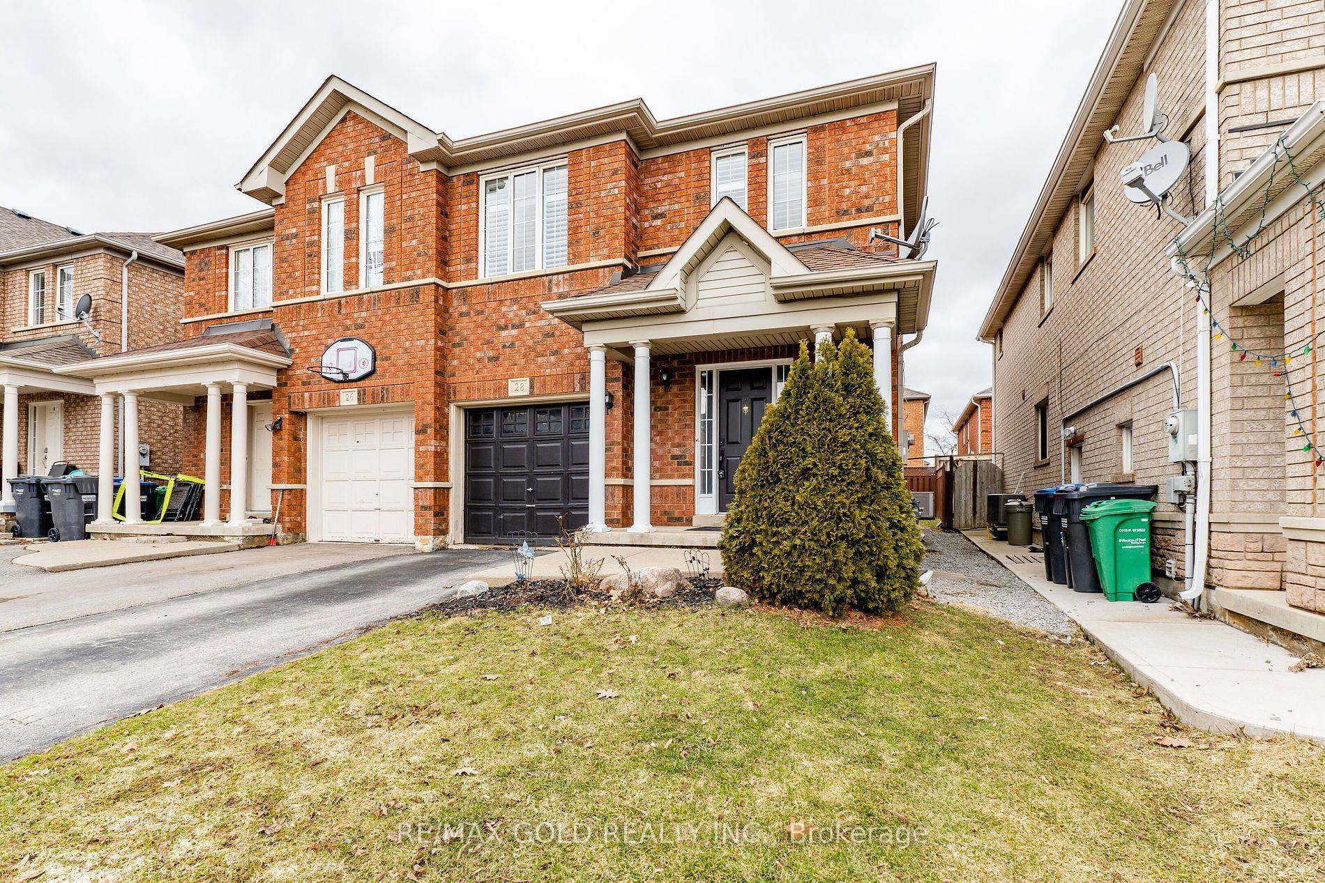 Brampton, ON L7A 1R4,28 Rivermere CT