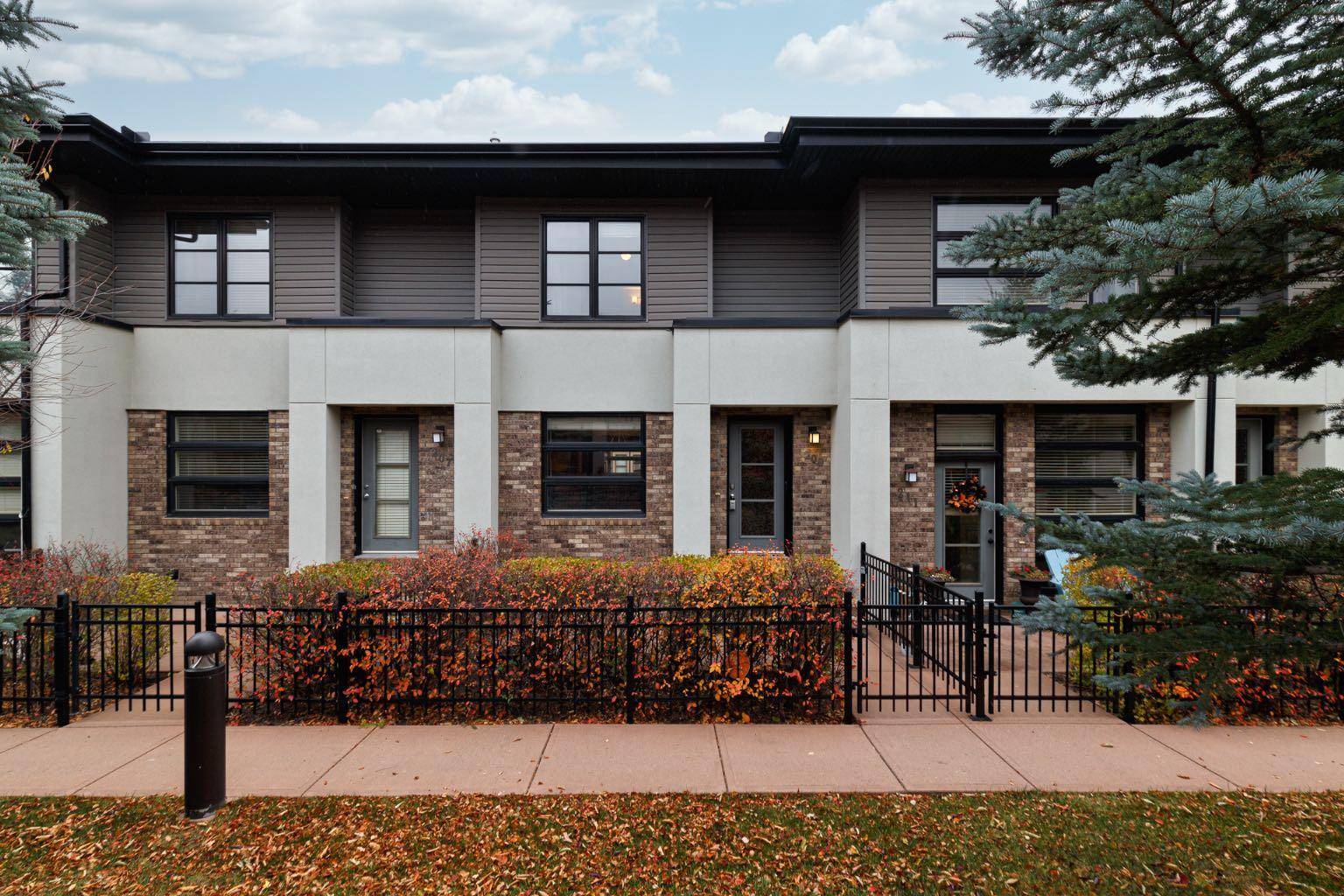 Calgary, AB t3h 0h8,209 Aspen Hills Villas SW