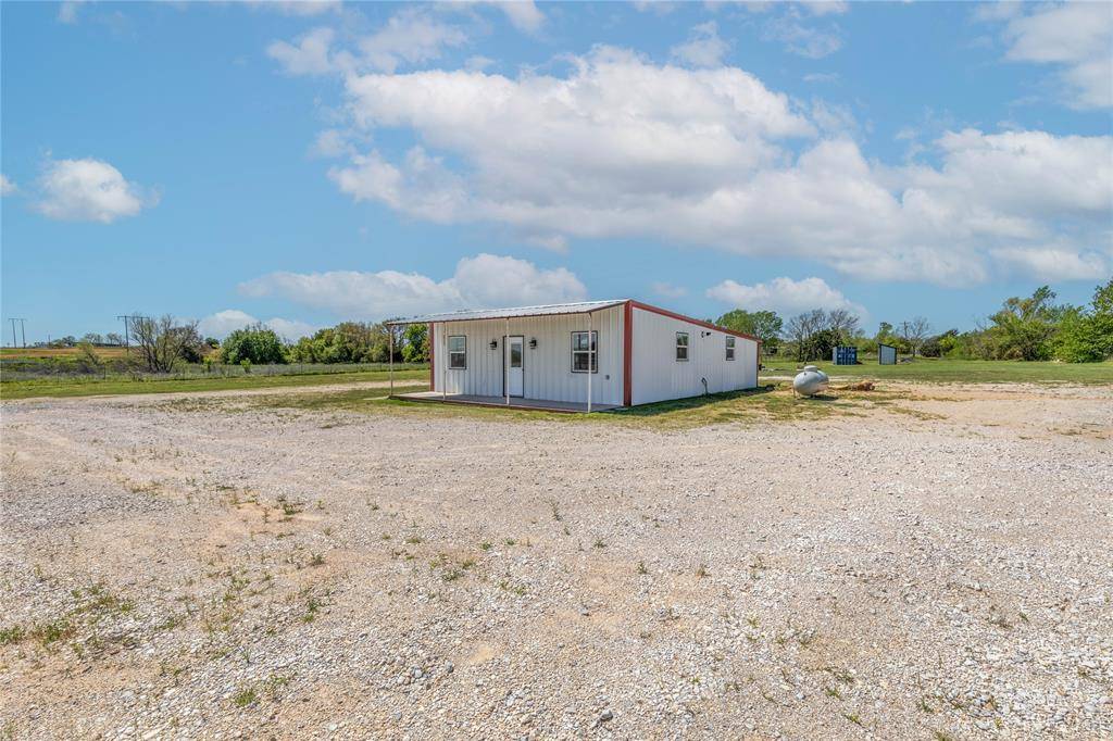 Bowie, TX 76230,6819 US Highway 287 N Access Road Road