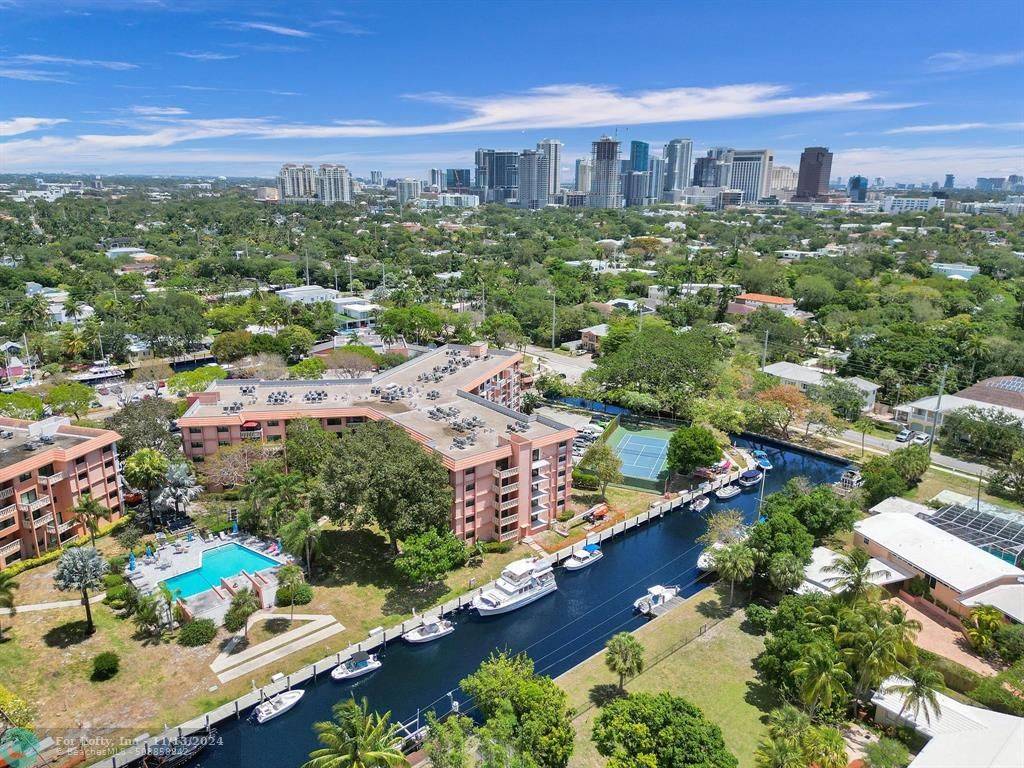 Fort Lauderdale, FL 33315,900 River Reach Dr  #205