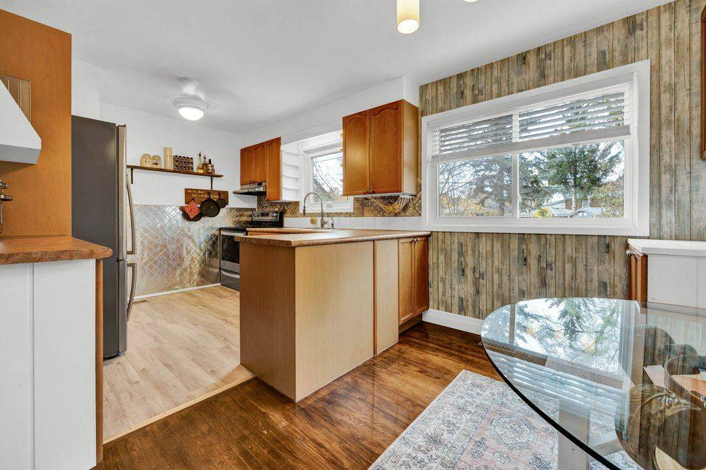 Kitchener, ON N2M 3K7,222 Mausser AVE