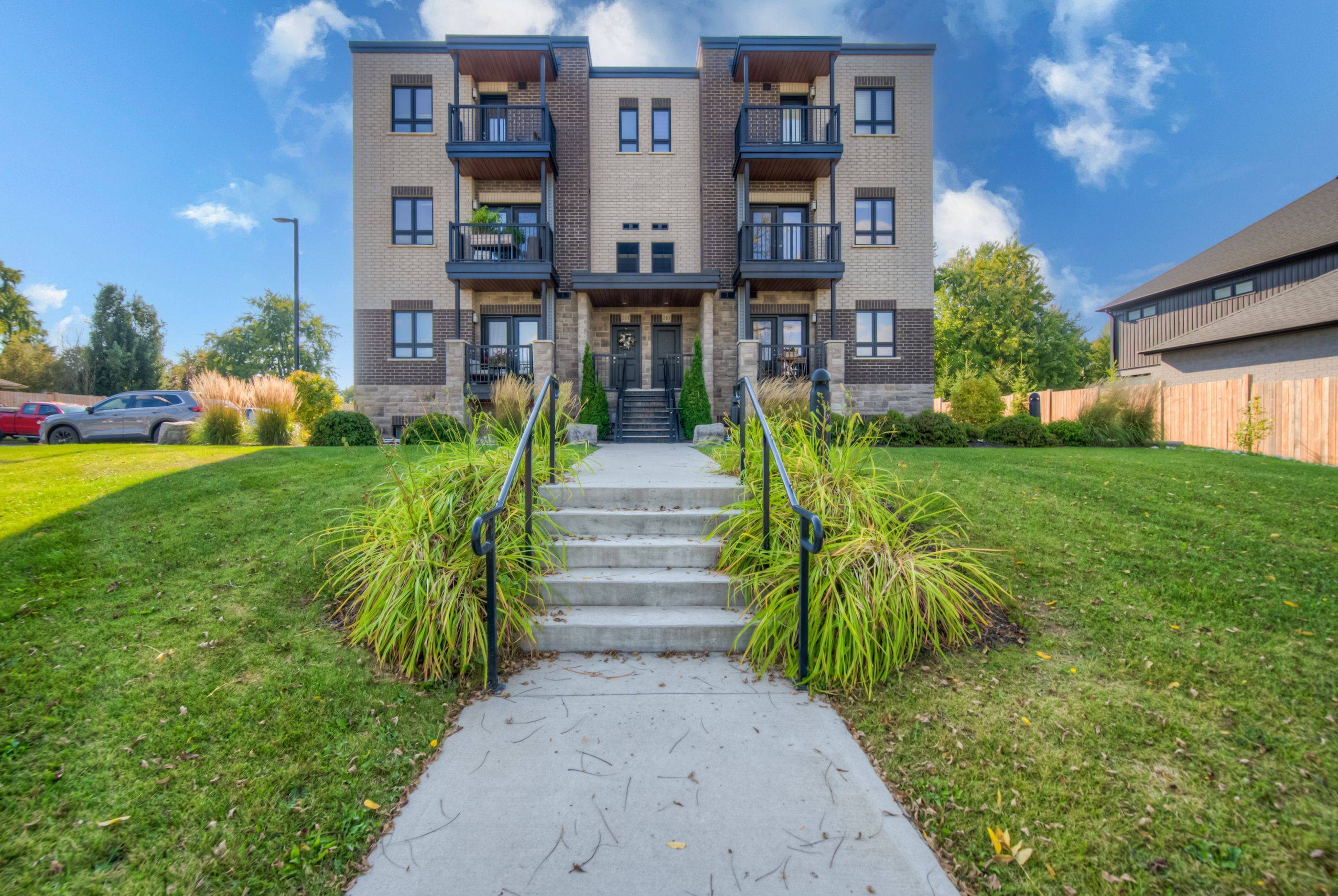 Waterloo, ON N3C 0H3,408 Guelph AVE #6