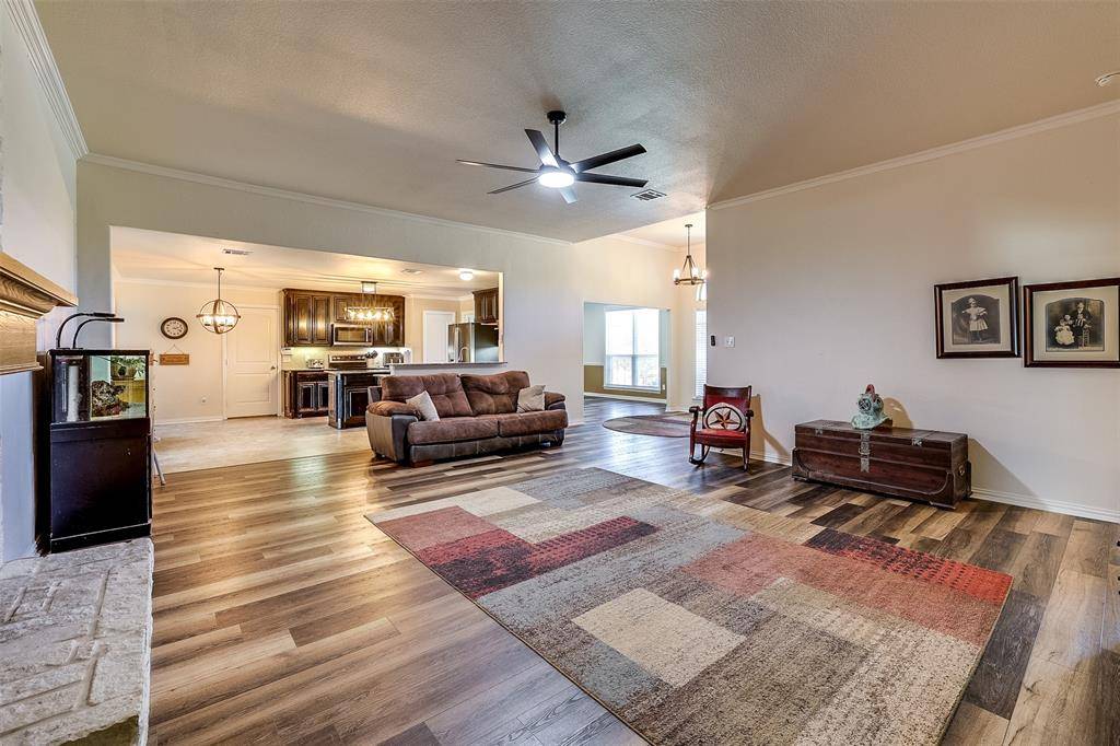 Burleson, TX 76028,5124 Chase Landing Drive