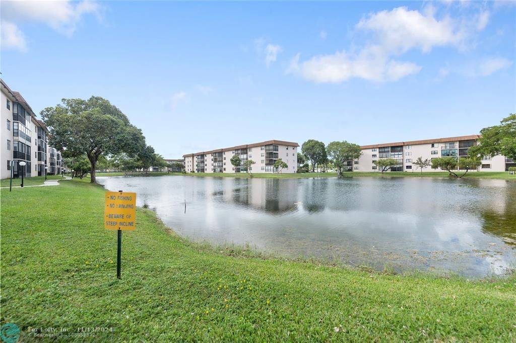 Tamarac, FL 33319,4950 E Sabal Palm Blvd  #407