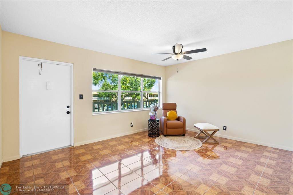 Sunrise, FL 33322,9141 Sunrise Lakes Blvd  #205